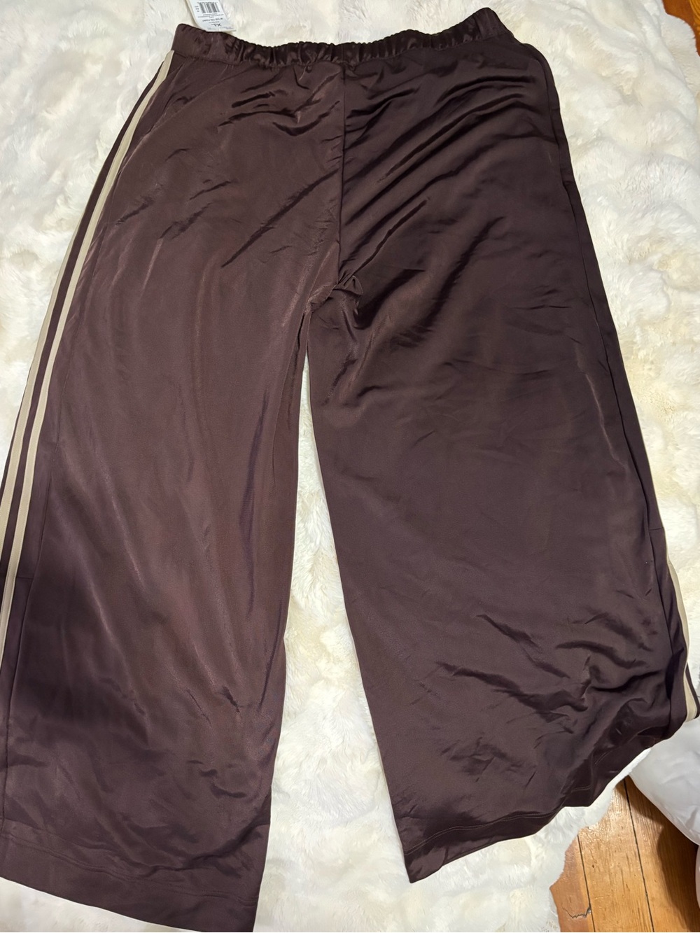 NWT Women’s Adidas Originals Firebird Loose Track Pants, size XL - Picture 9 of 11